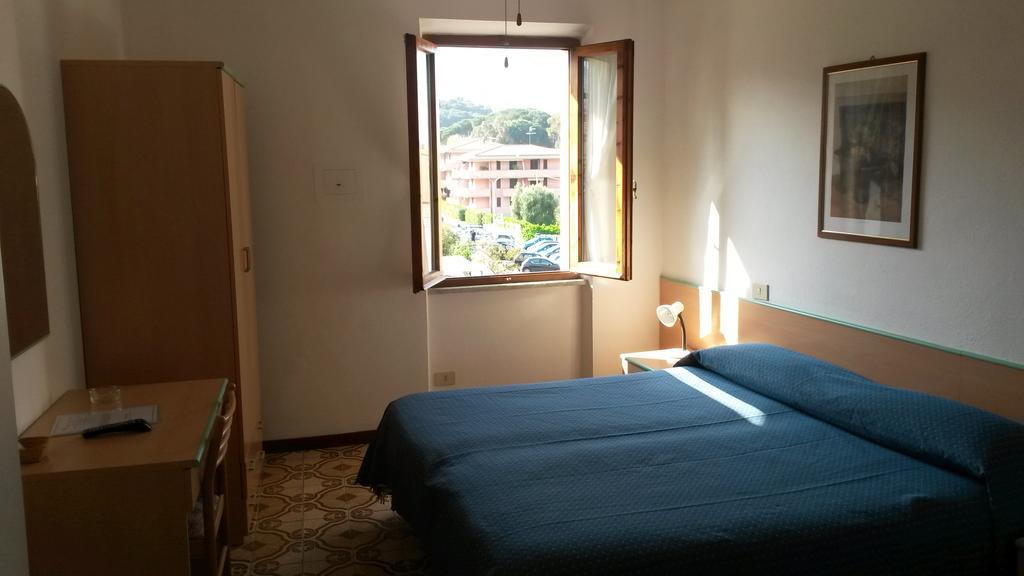 Hotel Anselmi Марчана Марина Екстериор снимка