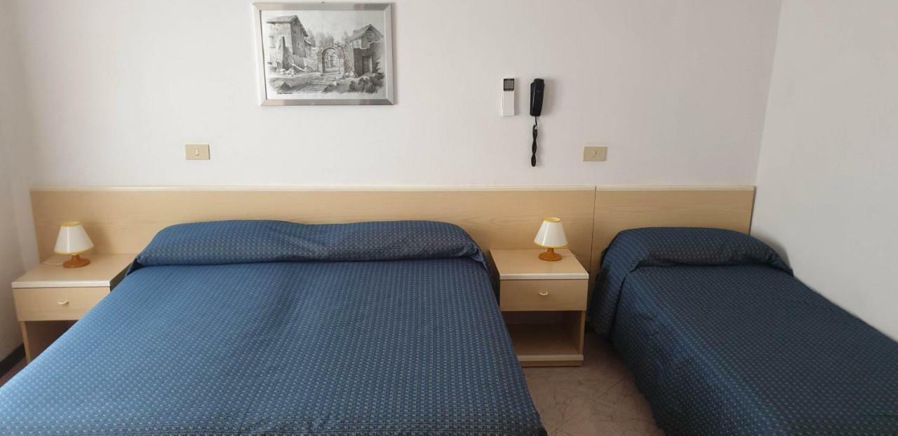 Hotel Anselmi Марчана Марина Екстериор снимка